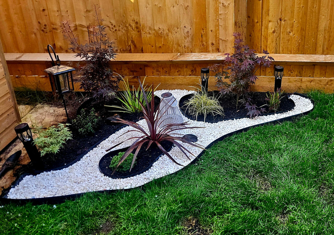 New build small garden